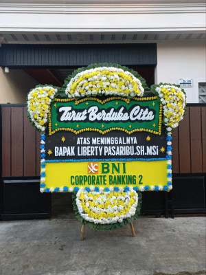 Papan Bunga Duka di Mauk Barat