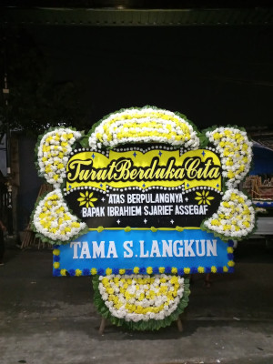 Papan Bunga Duka di Mauk Barat