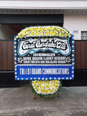 Papan Bunga Duka di Mauk Barat